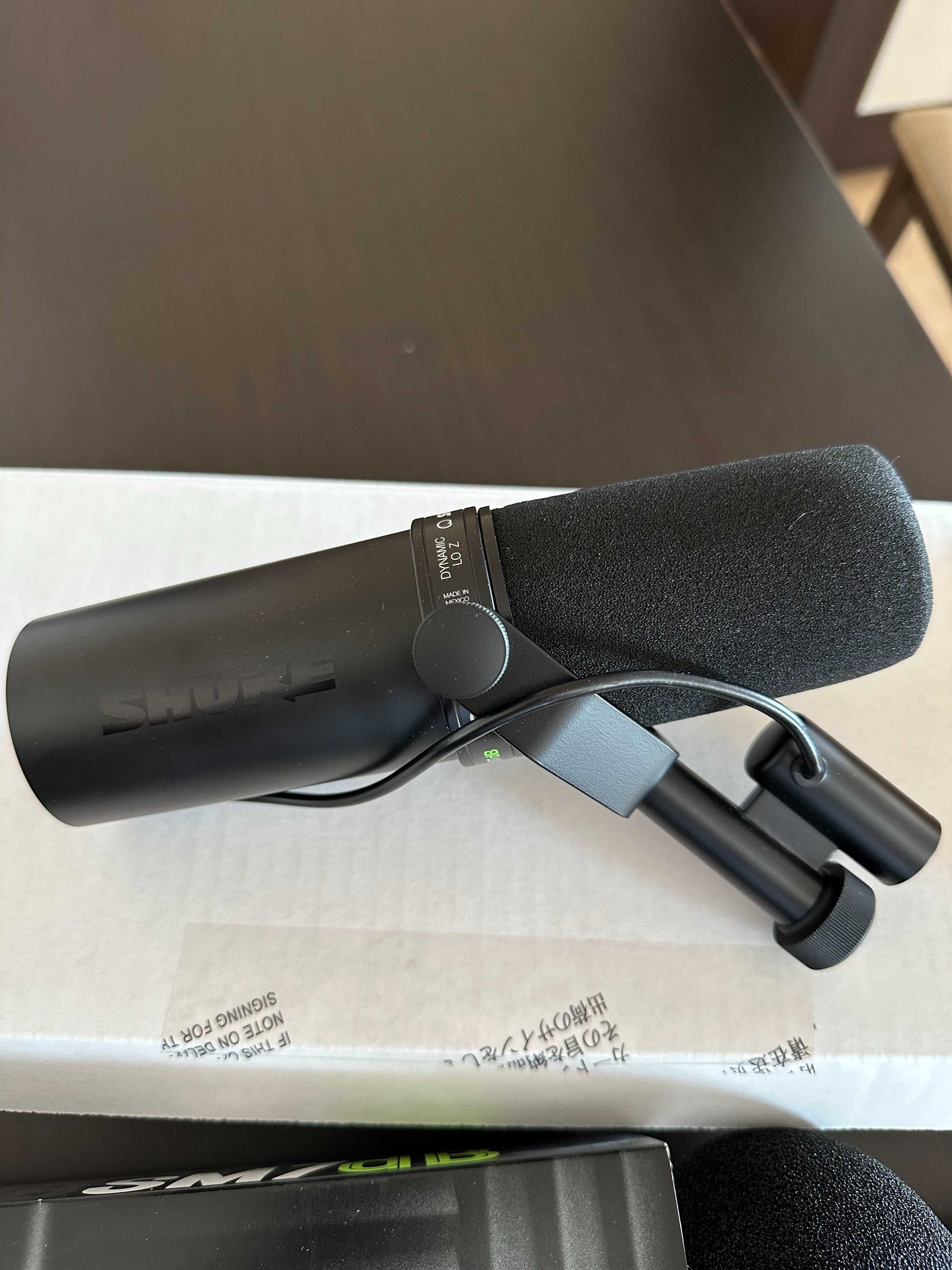 Shure SM7DB Podcast Microphone