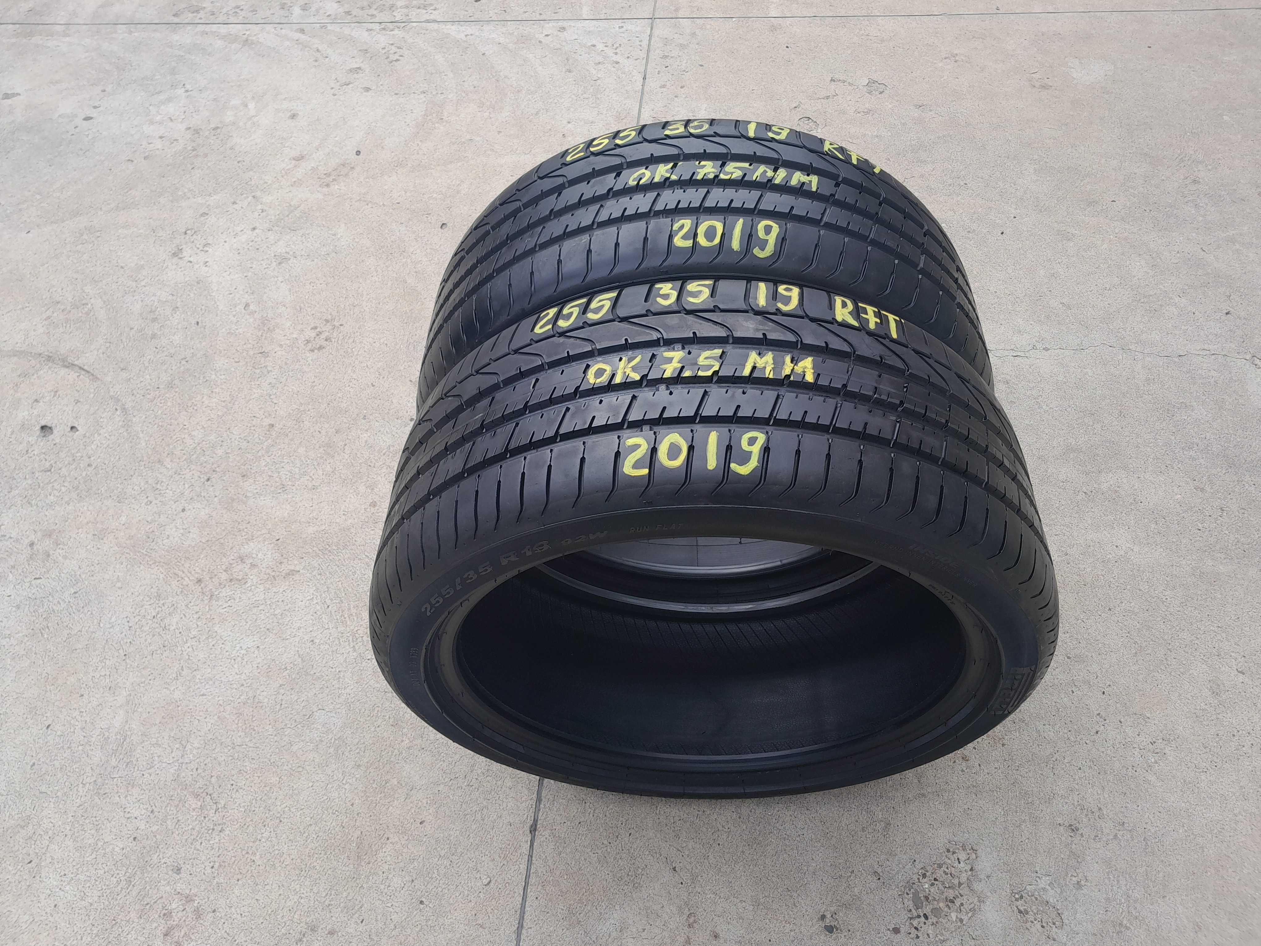 Doua anvelope de vara 255 35 19 pirelli p zero run flat profil 7,5 mm