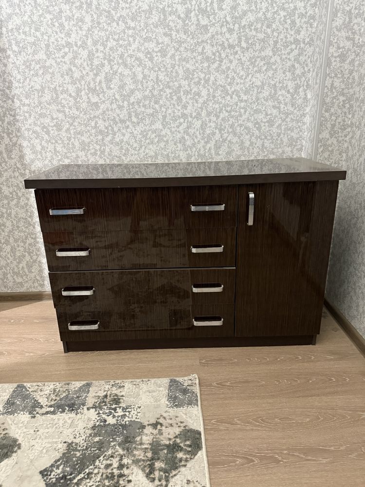 Продам комод состояние идеано