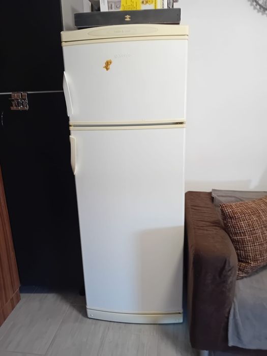 Vând frigider în perfecta stare de funcționare