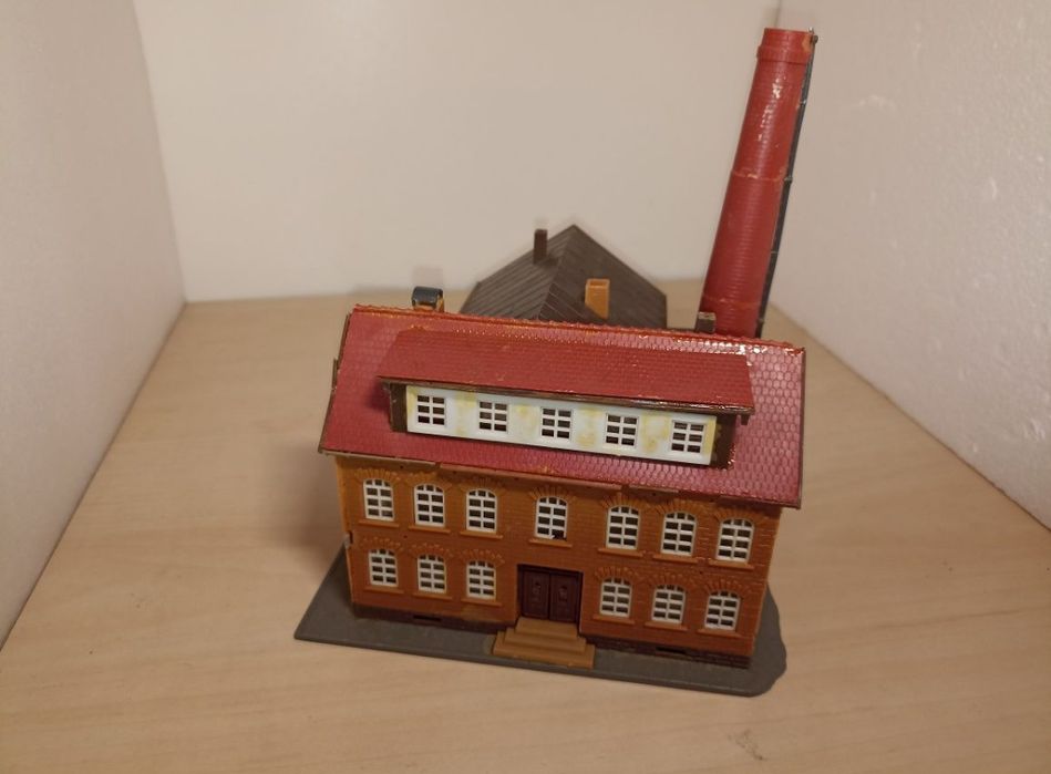 Faller 130960 fabrica de bere 

Diorama clădire fabrica de bere, la sc