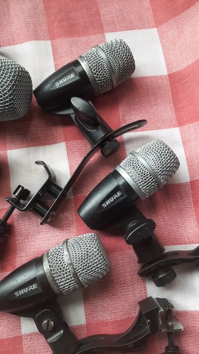 Микроони за барабани SHURE с държачи
