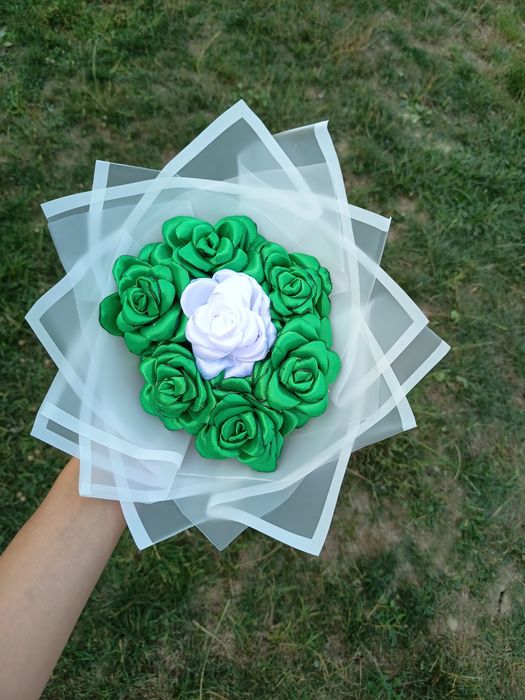 Buchet flori din Satin