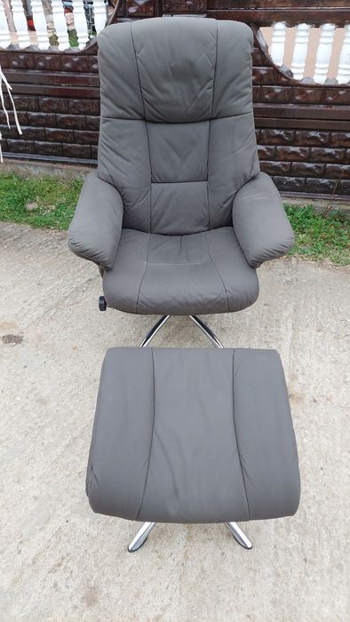 Fotoliu din piele rabatabil cu suport picioare