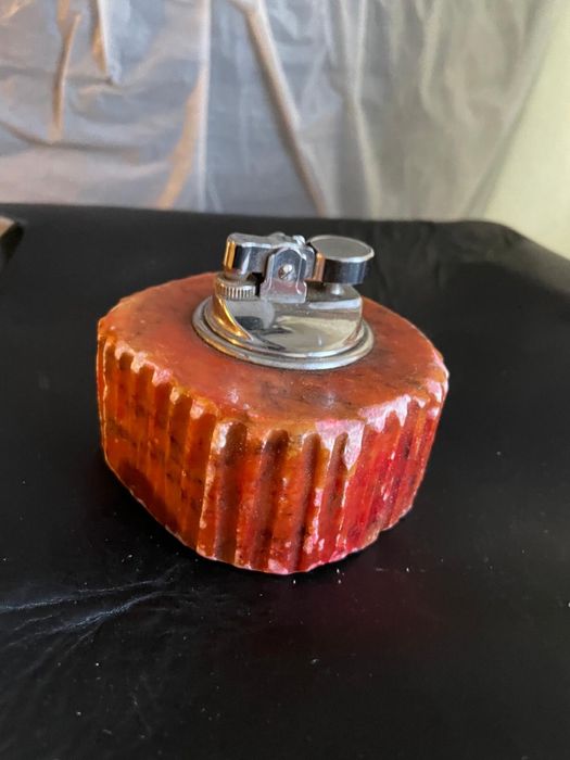 Bricheta in piatra de  alabastru rosu italia,anii 1970 lucrata manual