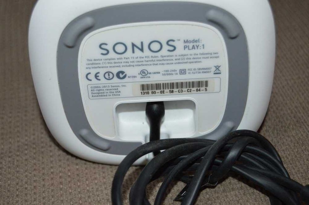 Boxa SONOS Play1 cu internet radio