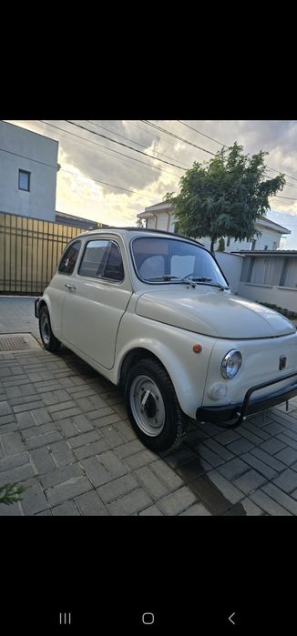 Mașină de epoca fiat 500l 1970