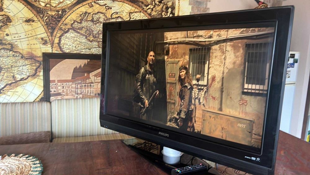 Телевизор Philips Flat TV - 42 инча работещ