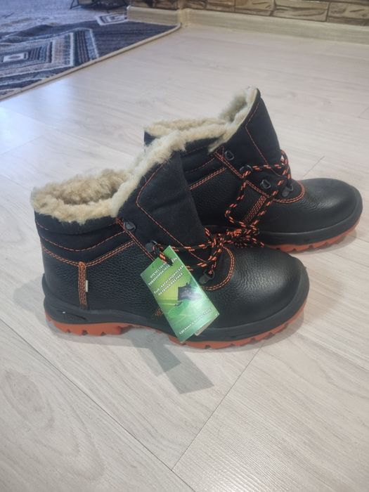 Продам спецобувь