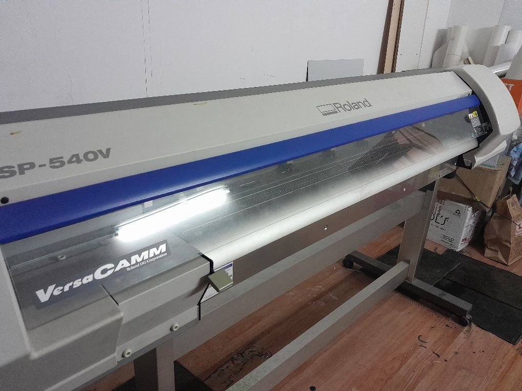 Cutter-plotter Roland SP-540V - lățime 137 cm.