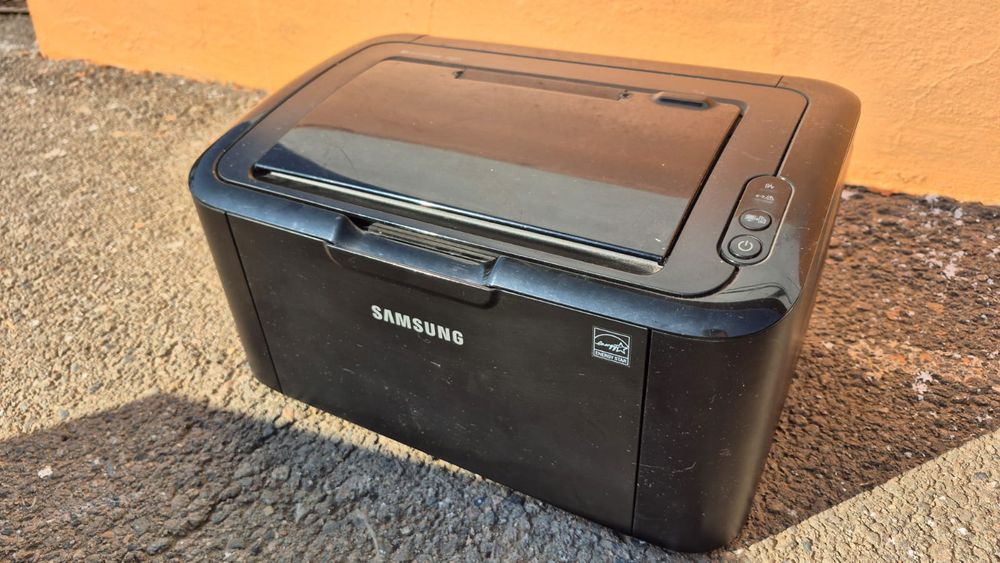 Продам принтер на запчасти