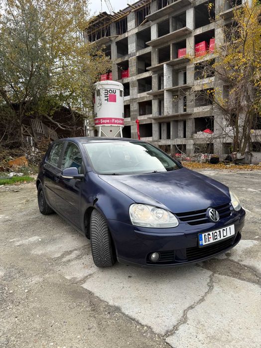 Volkswagen Golf 5 4 usi, 1.6 FSI, 115 cai 6+1 viteze