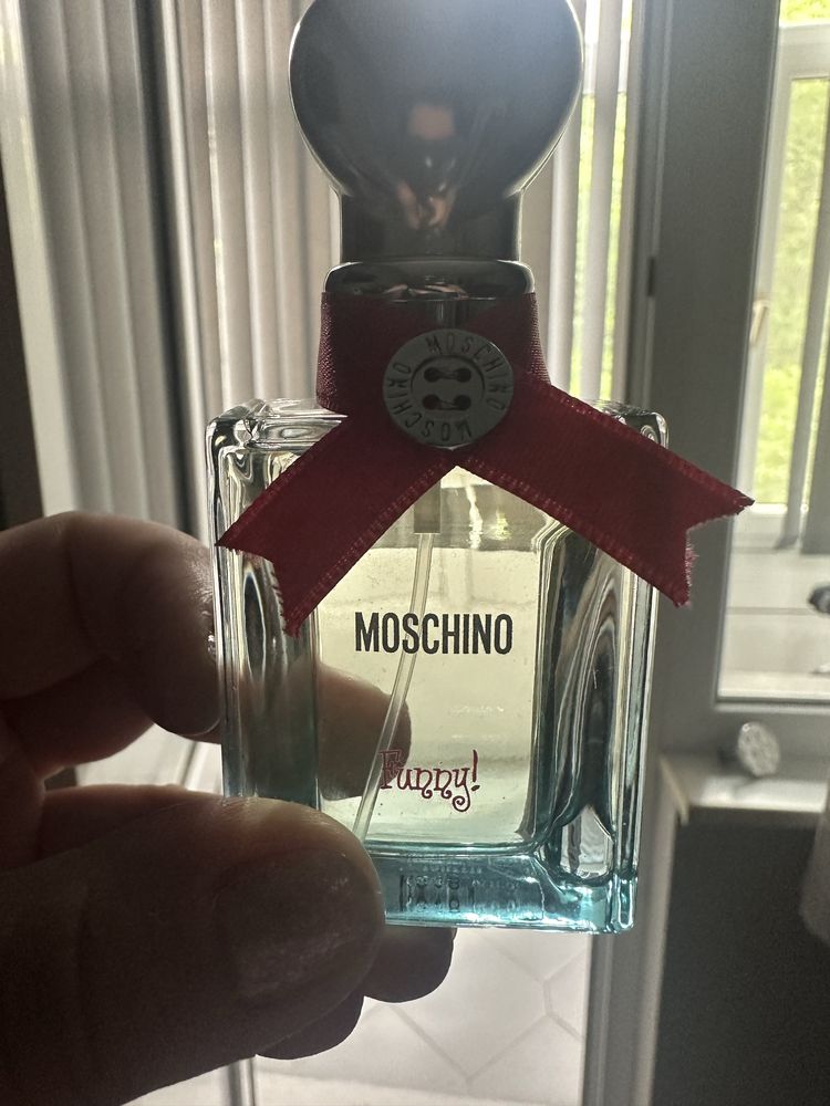 Moschino! Нов! Оригинал! Без кутия!
