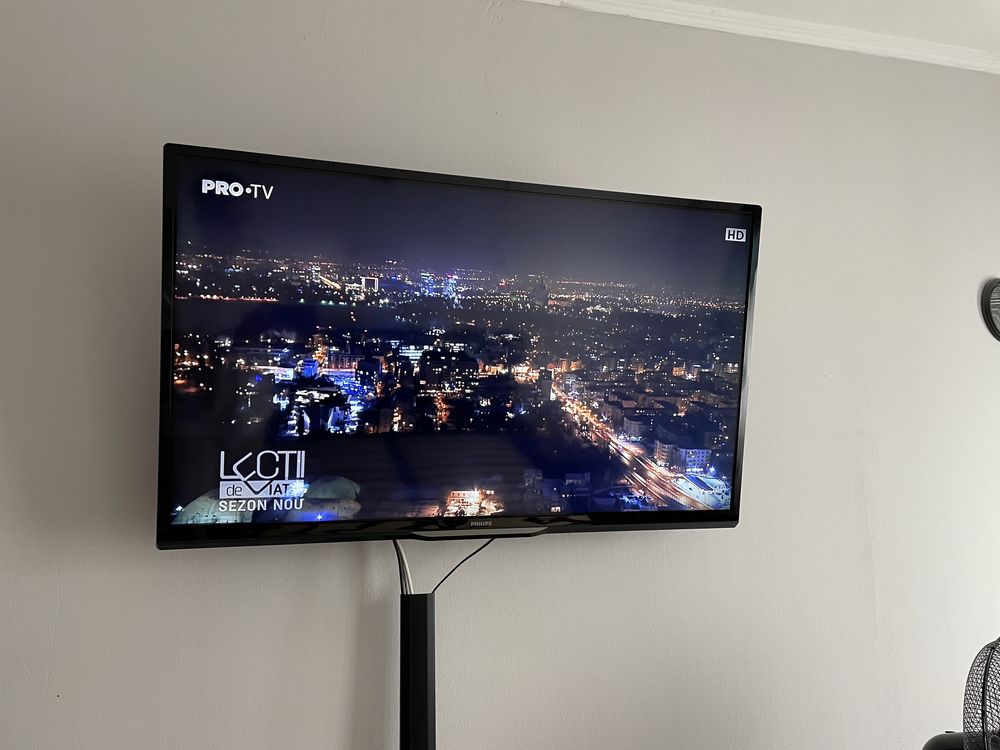 Smart TV led Philips diagonala 46” (117 cm) cu receiver satelit