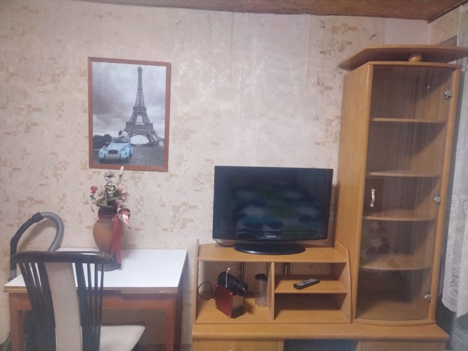 Собственик дава под наем обзаведена боксионера гр.ВАРНА  кв.Левски
кв.