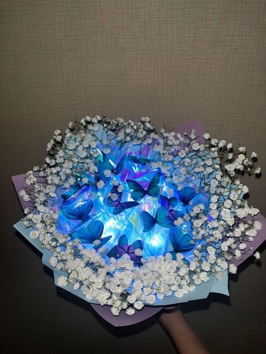 Buchete Cu Fluturi: Delicatețe și Culori În Vânt!