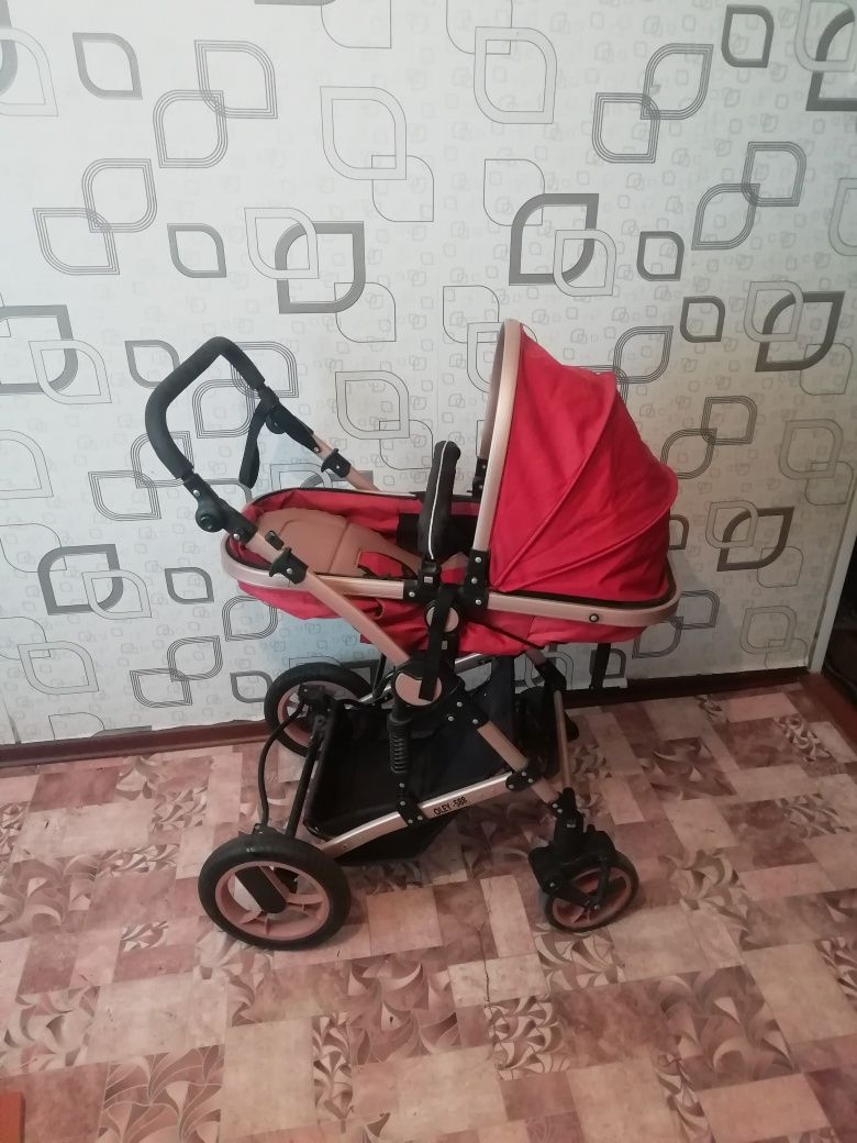 Продаем детскую коляску