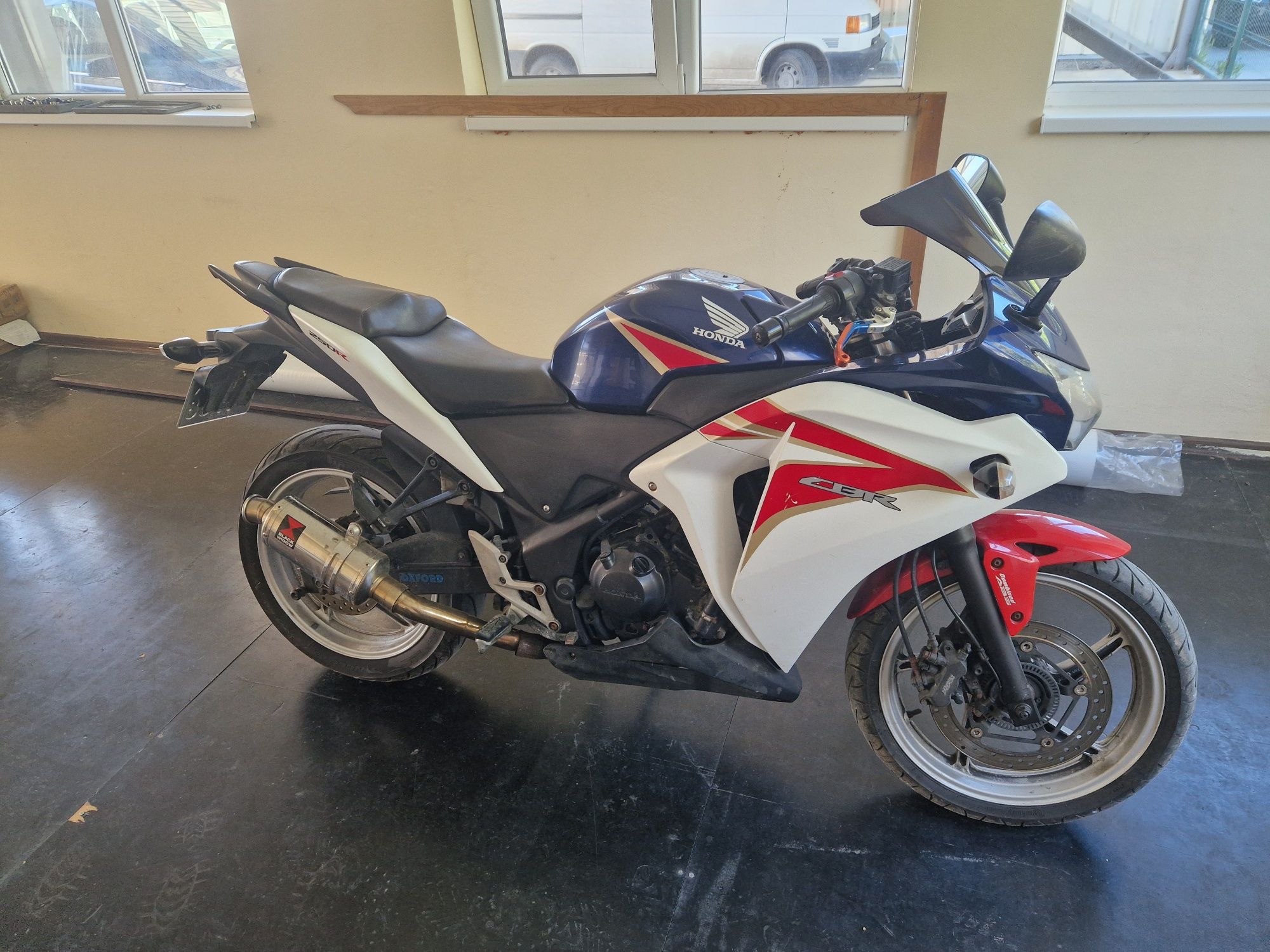 Honda cbr 250r 2011