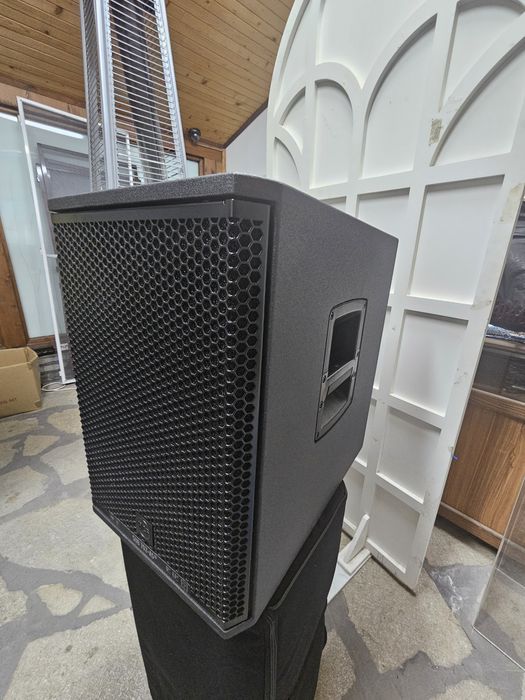 RCF SUB 702-AS MK3 Активна басова тонколона 12"