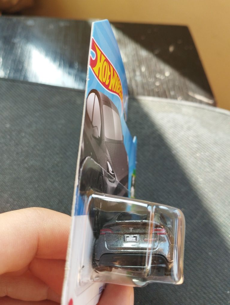 Tesla Model Y Hot Wheels