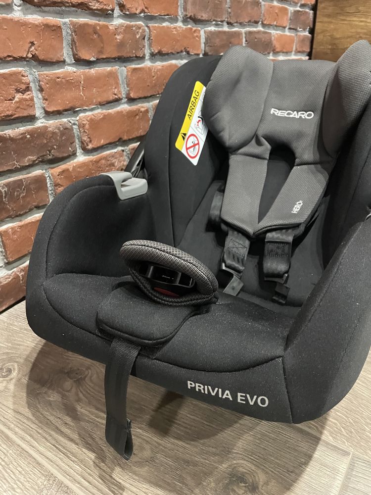 Бебешко столче/кошница Recaro Privia EVO като НОВО