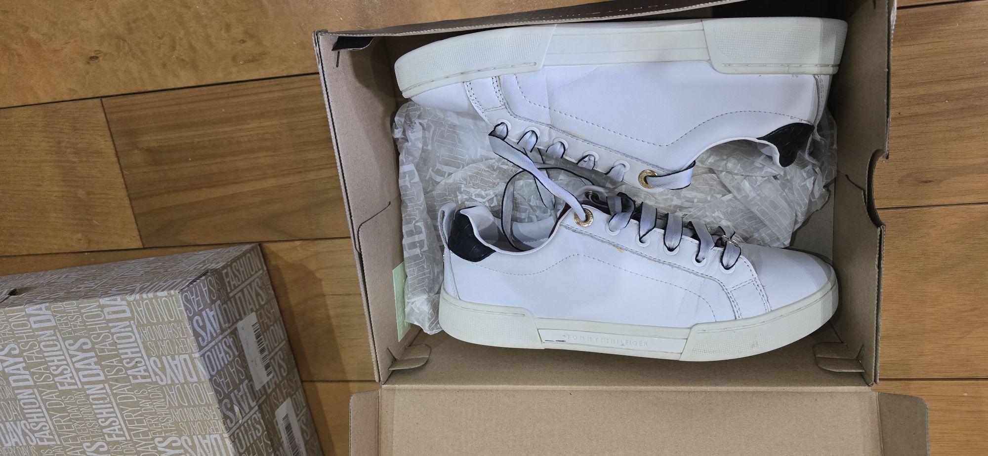 Дамски маратонки Tommy Hilfiger