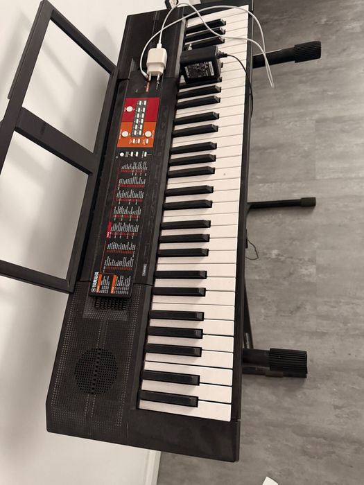 Vând orgă nefolosită Yamaha