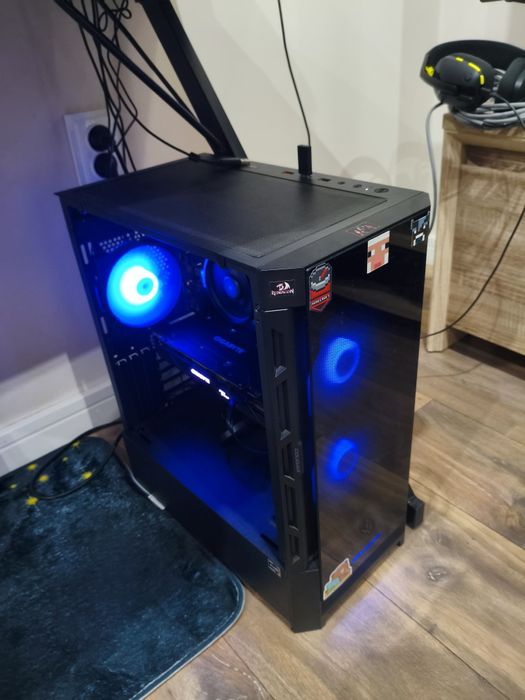 Геймърски компютър и периферията към него