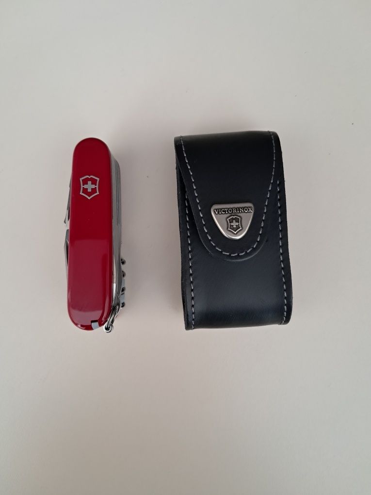 Нож Victorinox чисто нов