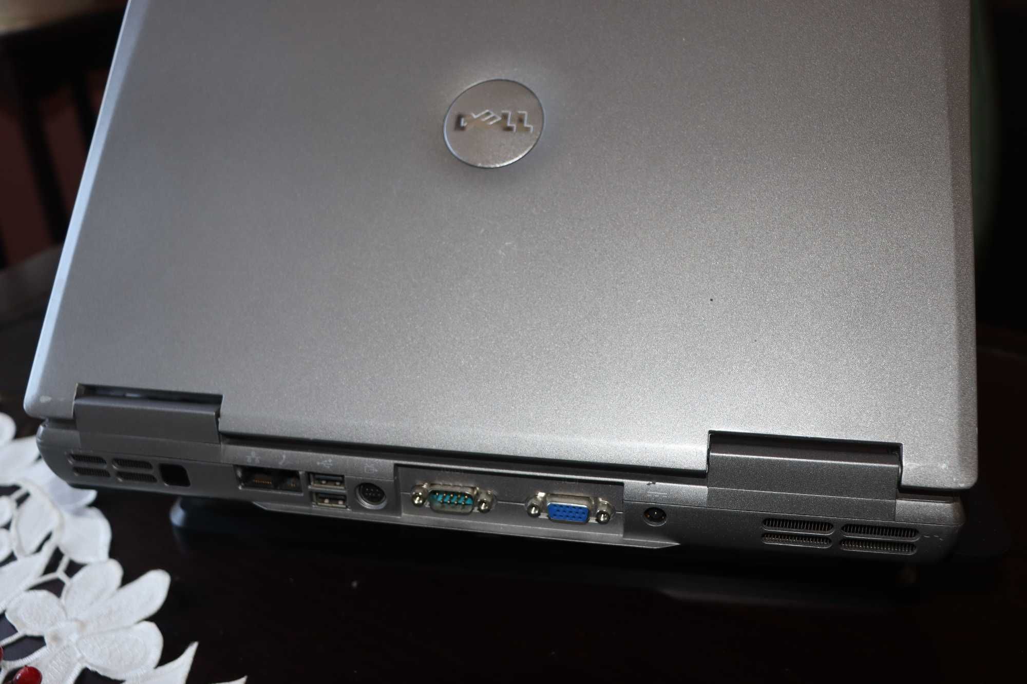 Професионален преносим компютър лаптоп DELL Latitude D 810