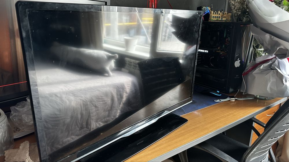 Телевизор Philips диагональ 80см