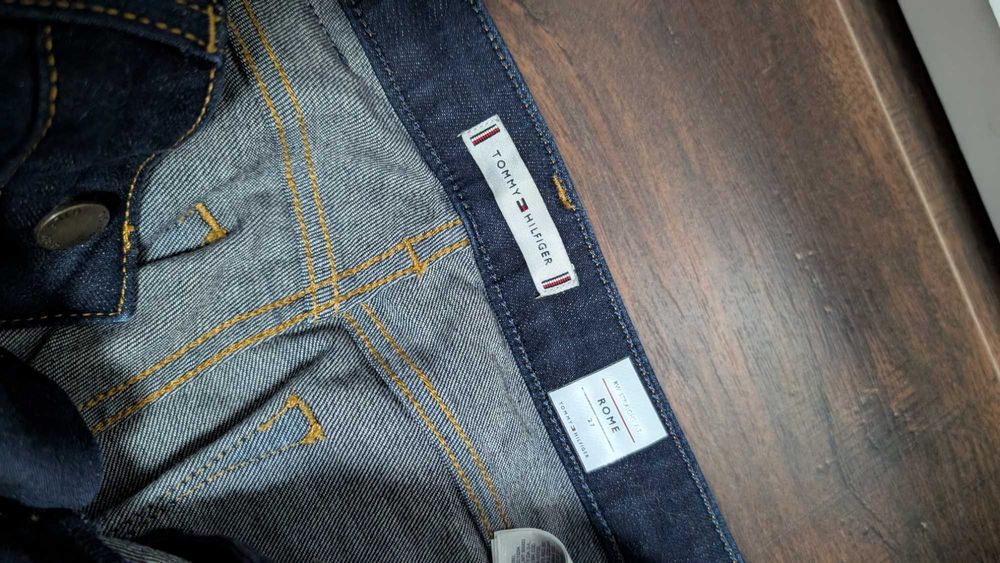 Дрехи Tommy Hilfiger