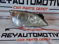 Far dreapta xenon Ford Mondeo MK3 dupa 2001 cod 1305235545