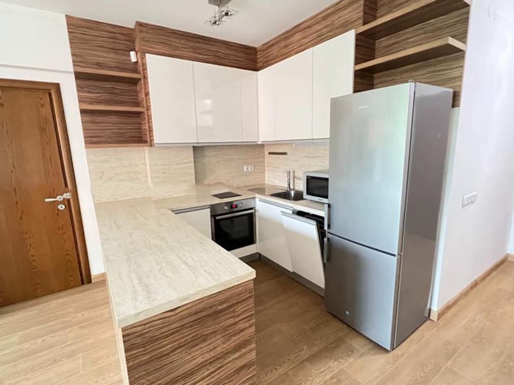 Дава се под наем Тристаен апартамент в София, Витоша - 105 кв.м за 1400 € - Снимка #3