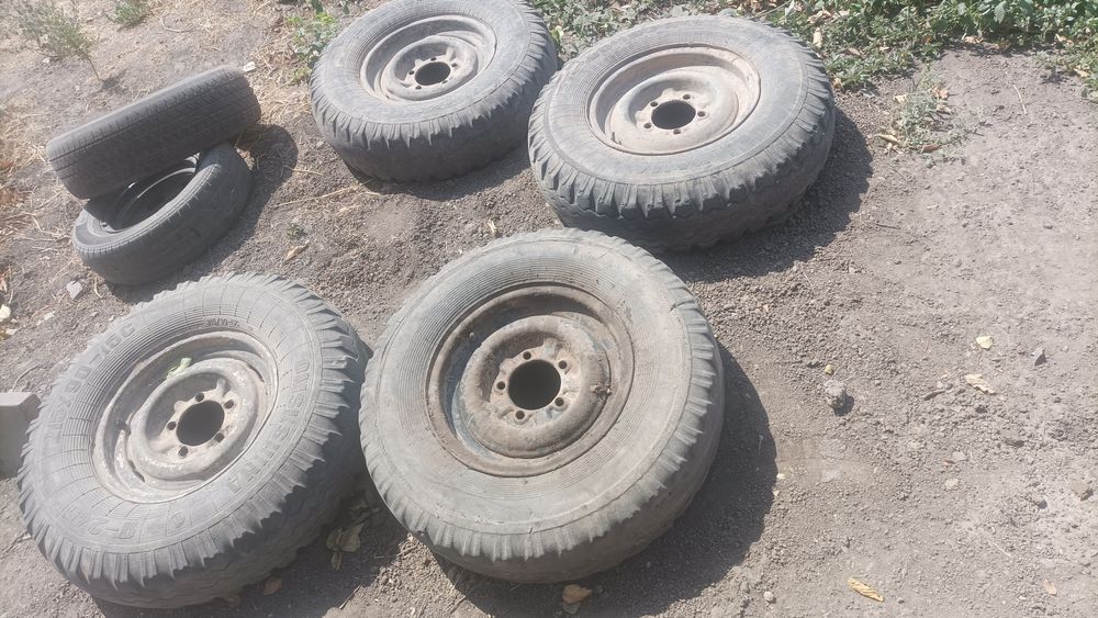 Уаз балон дискаси билан сотилади