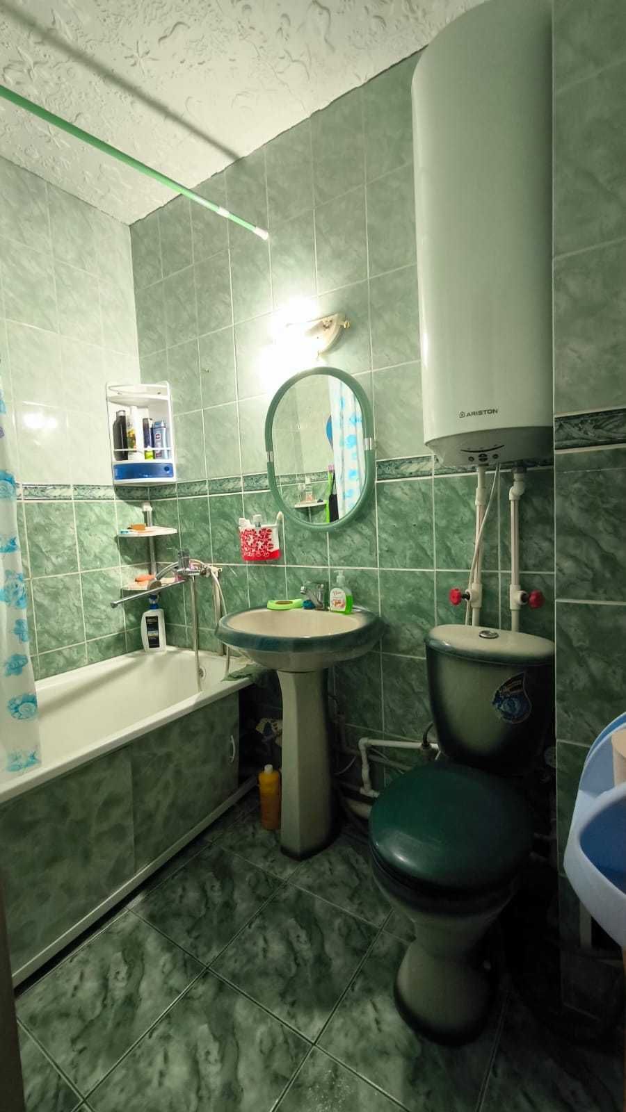 Продаю 2 ком квартиру в 4 мкр (р-н ТД Одежда)