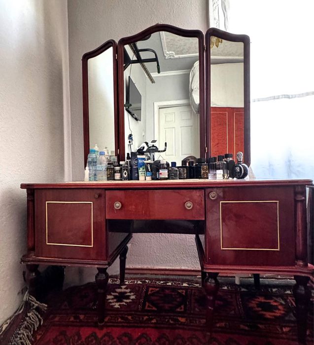 Ruminiya mebel sotiladi