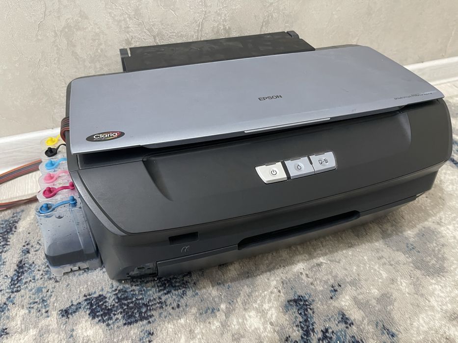 Продам цветной принтер Epson R270