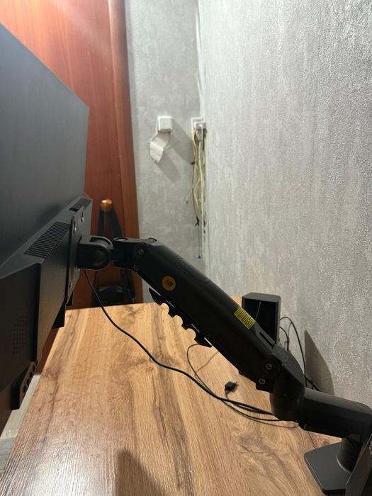 Монитор 24 дюйма