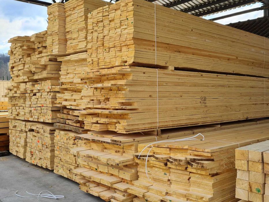 Иголистен дървен материал
