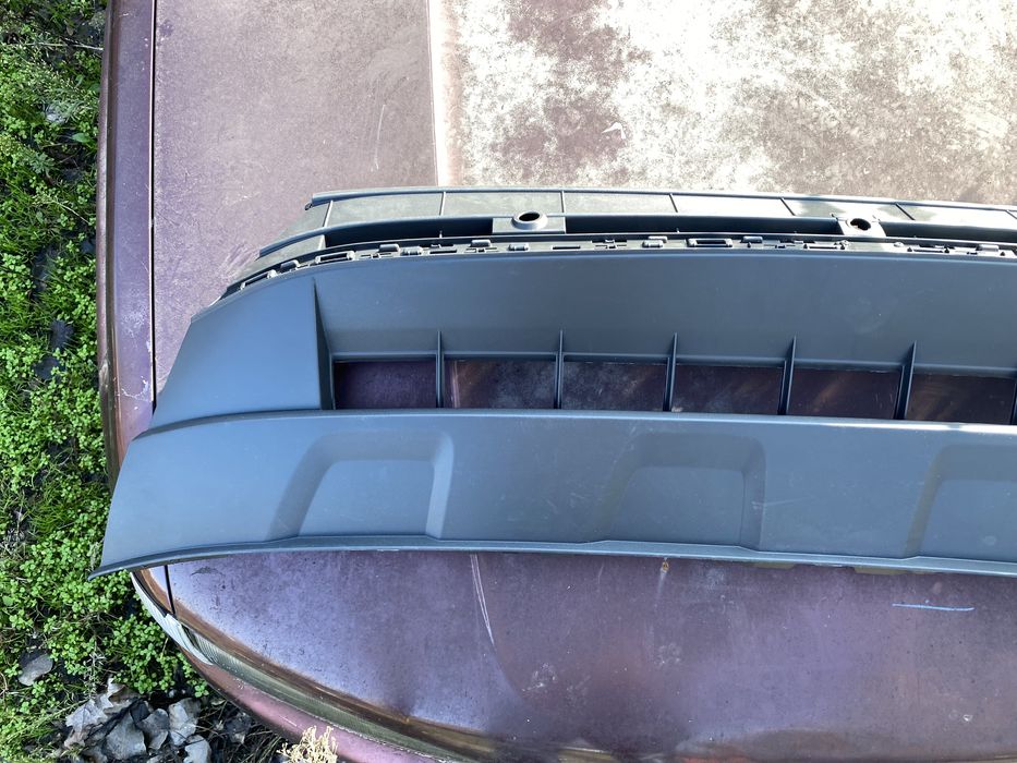 Spoiler VW Touareg 3 2018 - 2022 grila inferioara bara fata