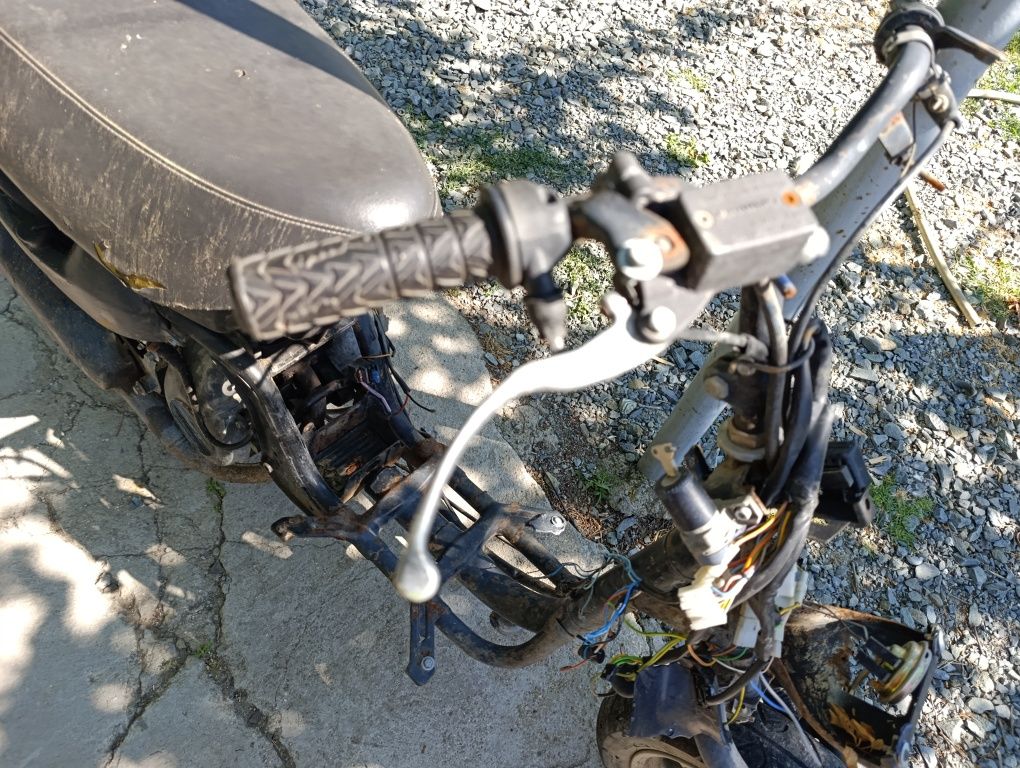 Aprilia amico 50 93г скутер на части