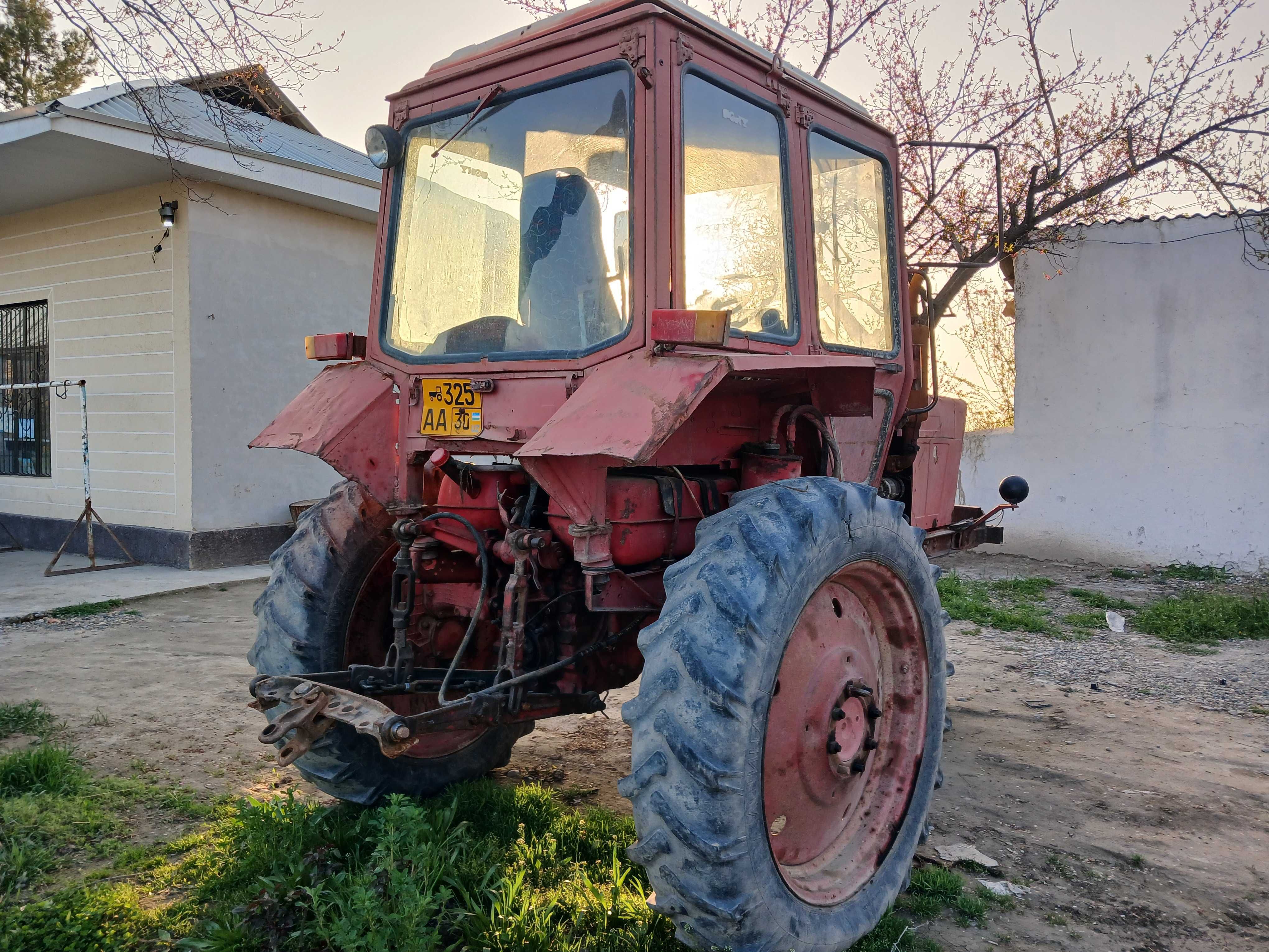 Belarus MTZ-80X traktori