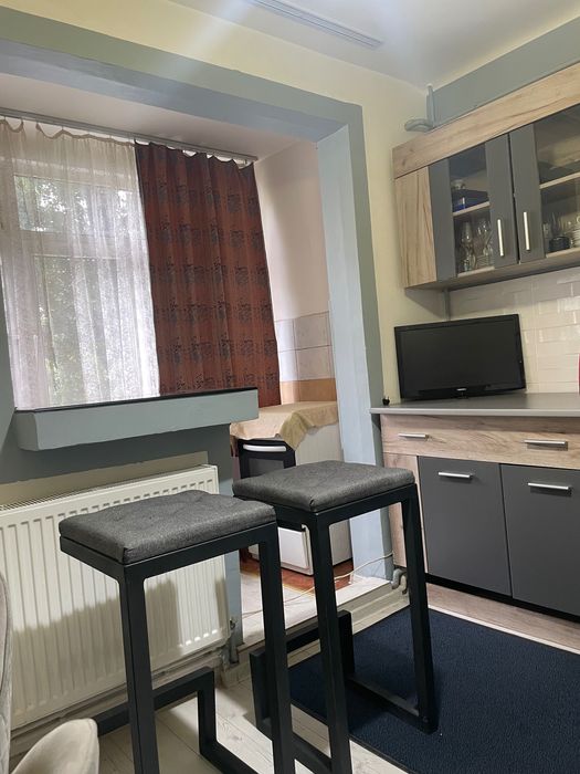 Vand apartament 2 camere , etaj 1 , Craiovita Noua