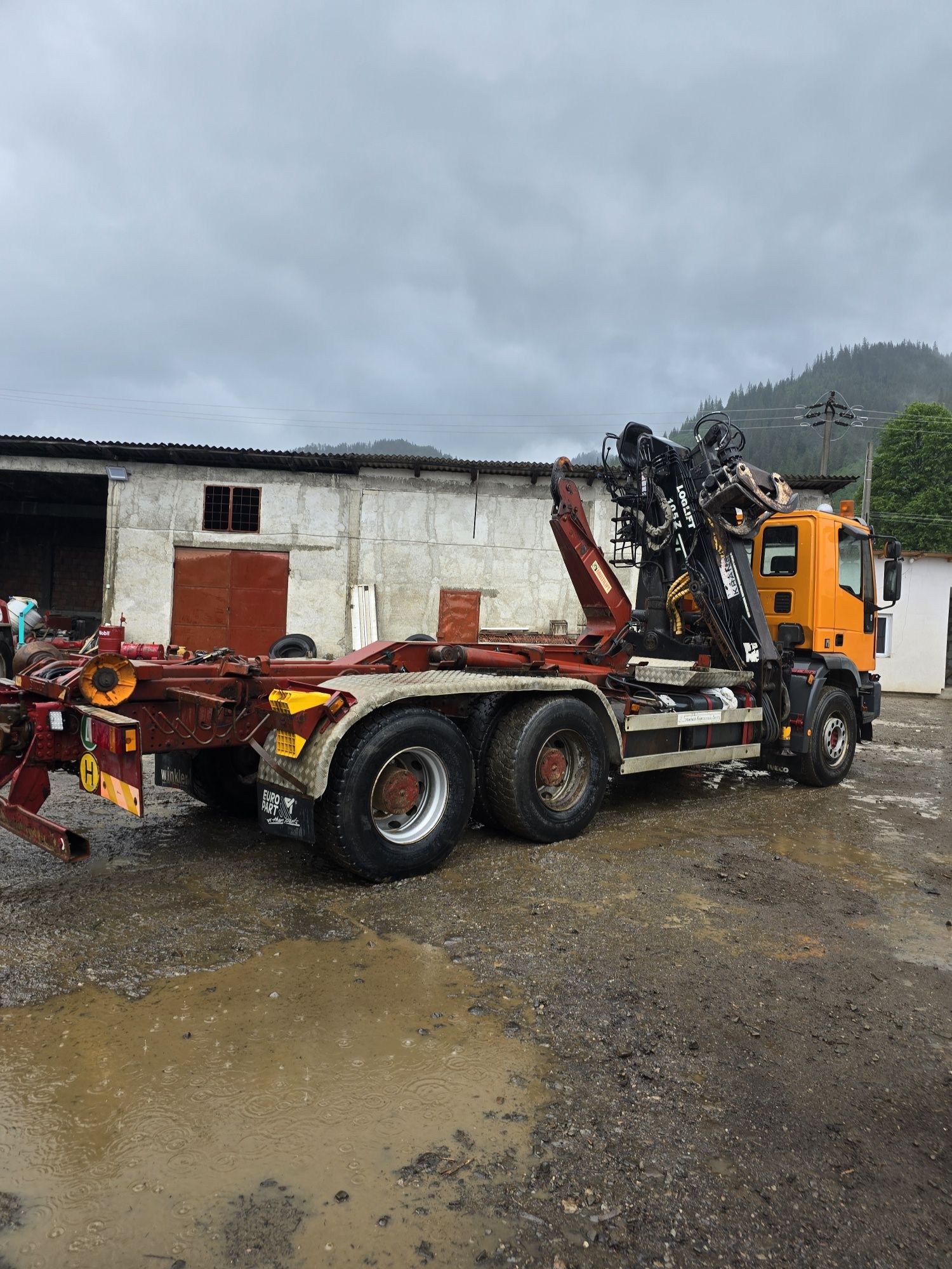 Iveco eurotrakker 6x4 440cp