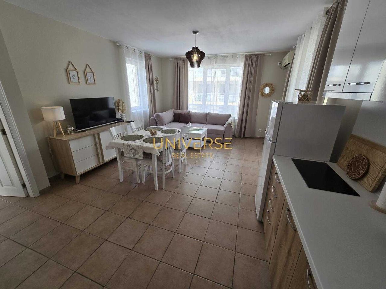 Продава се Двустаен апартамент в к.к. Слънчев бряг - 60 кв.м за 1350 €/кв.м - Снимка #2