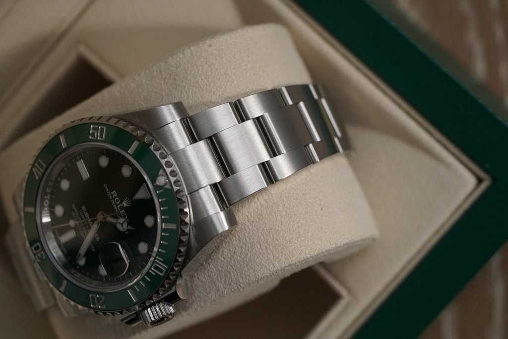 Rolex Submariner Date HULK 40mm Ceramic Steel Green Dial - 116610LV