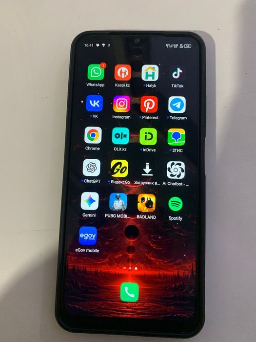 TECNO SPARK 10C в хорошем состоянии