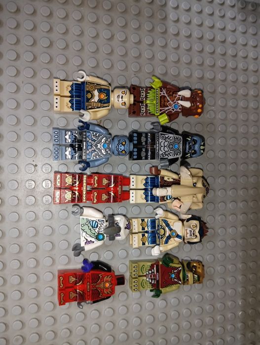 Лот Лего минифигурок