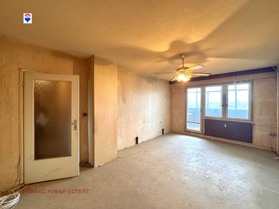 Двустаен апартамент за продажба кв. Родина 1